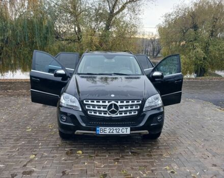 Чорний Мерседес МЛ 350, об'ємом двигуна 3 л та пробігом 345 тис. км за 13500 $, фото 12 на Automoto.ua