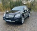 Чорний Мерседес МЛ 350, об'ємом двигуна 3 л та пробігом 345 тис. км за 13500 $, фото 1 на Automoto.ua