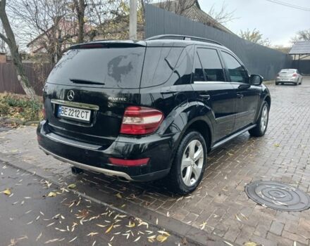 Чорний Мерседес МЛ 350, об'ємом двигуна 3 л та пробігом 345 тис. км за 13500 $, фото 7 на Automoto.ua