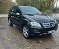 Чорний Мерседес МЛ 350, об'ємом двигуна 3 л та пробігом 345 тис. км за 13500 $, фото 1 на Automoto.ua
