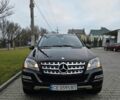 Черный Мерседес МЛ 350, объемом двигателя 3 л и пробегом 334 тыс. км за 17300 $, фото 2 на Automoto.ua