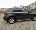 Черный Мерседес МЛ 350, объемом двигателя 3 л и пробегом 340 тыс. км за 15500 $, фото 1 на Automoto.ua