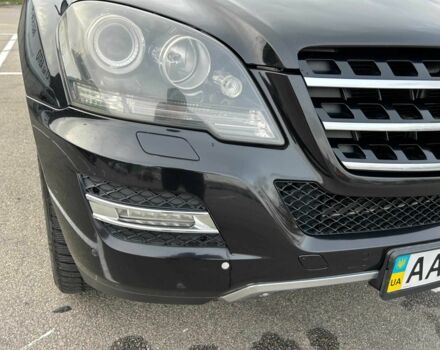 Черный Мерседес МЛ 350, объемом двигателя 3.5 л и пробегом 128 тыс. км за 15200 $, фото 11 на Automoto.ua