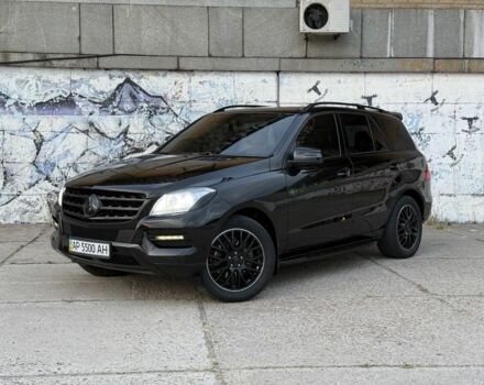 Черный Мерседес МЛ 350, объемом двигателя 3 л и пробегом 260 тыс. км за 15000 $, фото 7 на Automoto.ua