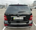 Черный Мерседес МЛ 350, объемом двигателя 3.5 л и пробегом 128 тыс. км за 15200 $, фото 2 на Automoto.ua