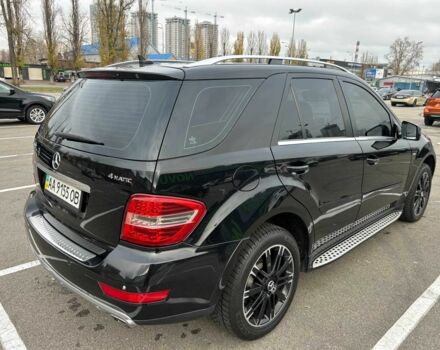 Черный Мерседес МЛ 350, объемом двигателя 3.5 л и пробегом 128 тыс. км за 15200 $, фото 3 на Automoto.ua