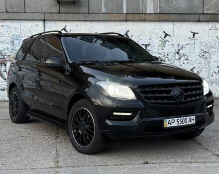 Черный Мерседес МЛ 350, объемом двигателя 3 л и пробегом 260 тыс. км за 15000 $, фото 5 на Automoto.ua