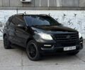 Черный Мерседес МЛ 350, объемом двигателя 3 л и пробегом 260 тыс. км за 15000 $, фото 5 на Automoto.ua