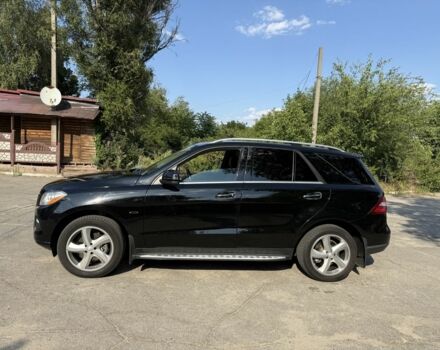 Черный Мерседес МЛ 350, объемом двигателя 3 л и пробегом 260 тыс. км за 15000 $, фото 9 на Automoto.ua