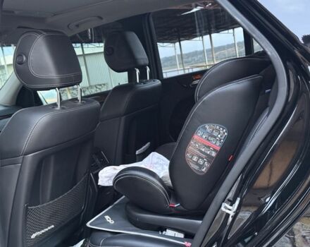 Черный Мерседес МЛ 350, объемом двигателя 3 л и пробегом 260 тыс. км за 15000 $, фото 1 на Automoto.ua