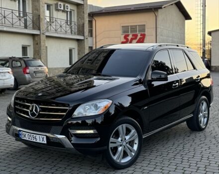 Чорний Мерседес МЛ 350, об'ємом двигуна 3 л та пробігом 274 тис. км за 19700 $, фото 1 на Automoto.ua
