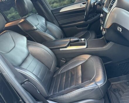 Чорний Мерседес МЛ 350, об'ємом двигуна 3 л та пробігом 274 тис. км за 19700 $, фото 5 на Automoto.ua