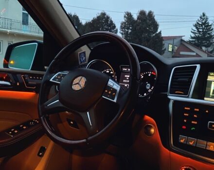 Чорний Мерседес МЛ 350, об'ємом двигуна 3 л та пробігом 2 тис. км за 24500 $, фото 1 на Automoto.ua