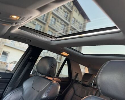 Чорний Мерседес МЛ 350, об'ємом двигуна 3 л та пробігом 274 тис. км за 19700 $, фото 6 на Automoto.ua