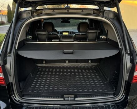 Чорний Мерседес МЛ 350, об'ємом двигуна 3 л та пробігом 274 тис. км за 19700 $, фото 7 на Automoto.ua