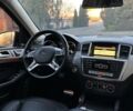 Чорний Мерседес МЛ 350, об'ємом двигуна 3 л та пробігом 274 тис. км за 19700 $, фото 4 на Automoto.ua
