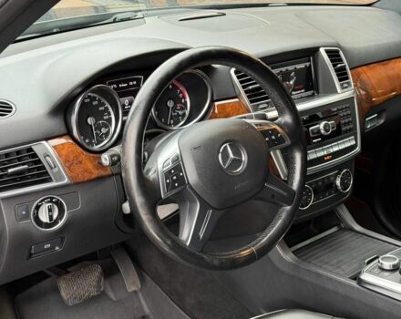 Черный Мерседес МЛ 350, объемом двигателя 3.5 л и пробегом 331 тыс. км за 16950 $, фото 14 на Automoto.ua