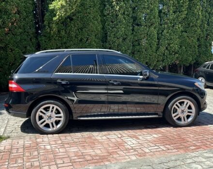 Черный Мерседес МЛ 350, объемом двигателя 3 л и пробегом 293 тыс. км за 24000 $, фото 2 на Automoto.ua