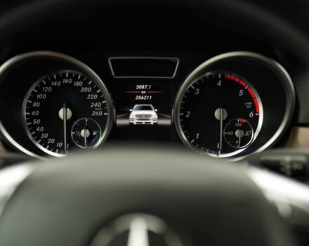 Черный Мерседес МЛ 350, объемом двигателя 3 л и пробегом 255 тыс. км за 25000 $, фото 11 на Automoto.ua