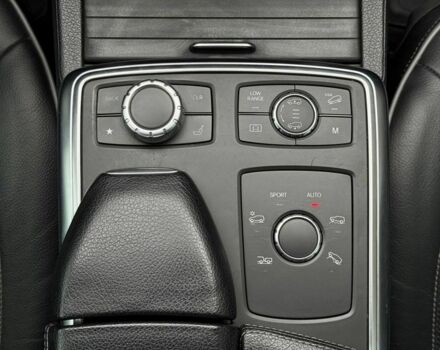 Черный Мерседес МЛ 350, объемом двигателя 3.5 л и пробегом 331 тыс. км за 16950 $, фото 22 на Automoto.ua