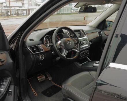 Черный Мерседес МЛ 350, объемом двигателя 3 л и пробегом 255 тыс. км за 25000 $, фото 13 на Automoto.ua