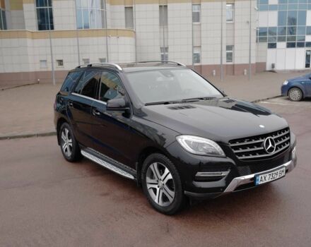 Черный Мерседес МЛ 350, объемом двигателя 3 л и пробегом 255 тыс. км за 25000 $, фото 3 на Automoto.ua