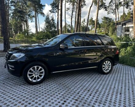 Черный Мерседес МЛ 350, объемом двигателя 3 л и пробегом 100 тыс. км за 30000 $, фото 1 на Automoto.ua