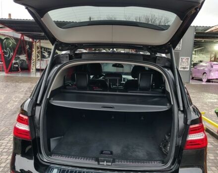 Черный Мерседес МЛ 350, объемом двигателя 3.5 л и пробегом 120 тыс. км за 23000 $, фото 5 на Automoto.ua