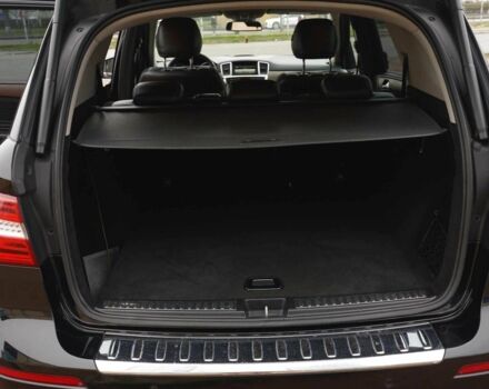 Черный Мерседес МЛ 350, объемом двигателя 3 л и пробегом 255 тыс. км за 25000 $, фото 19 на Automoto.ua