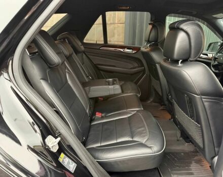 Черный Мерседес МЛ 350, объемом двигателя 3.5 л и пробегом 331 тыс. км за 16950 $, фото 11 на Automoto.ua