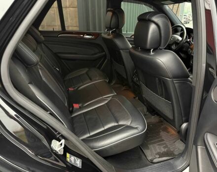 Черный Мерседес МЛ 350, объемом двигателя 3.5 л и пробегом 331 тыс. км за 16950 $, фото 12 на Automoto.ua