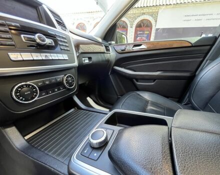 Черный Мерседес МЛ 350, объемом двигателя 3 л и пробегом 293 тыс. км за 24000 $, фото 8 на Automoto.ua