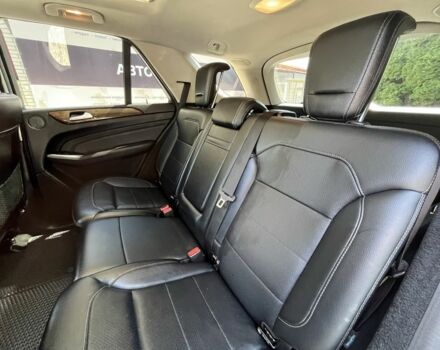 Черный Мерседес МЛ 350, объемом двигателя 3 л и пробегом 293 тыс. км за 24000 $, фото 11 на Automoto.ua