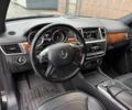 Черный Мерседес МЛ 350, объемом двигателя 3.5 л и пробегом 331 тыс. км за 16950 $, фото 16 на Automoto.ua