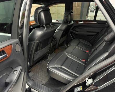 Черный Мерседес МЛ 350, объемом двигателя 3.5 л и пробегом 331 тыс. км за 16950 $, фото 13 на Automoto.ua