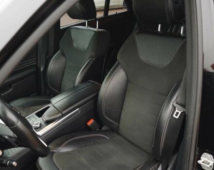 Черный Мерседес МЛ 350, объемом двигателя 3 л и пробегом 255 тыс. км за 25000 $, фото 16 на Automoto.ua