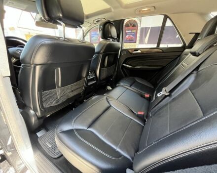 Черный Мерседес МЛ 350, объемом двигателя 3 л и пробегом 293 тыс. км за 24000 $, фото 10 на Automoto.ua