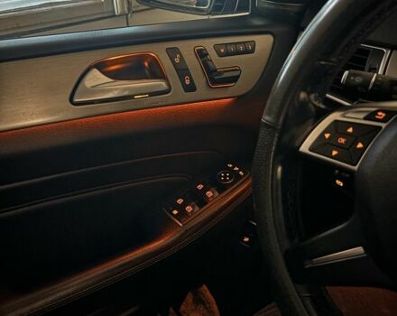 Черный Мерседес МЛ 350, объемом двигателя 3 л и пробегом 350 тыс. км за 29950 $, фото 10 на Automoto.ua