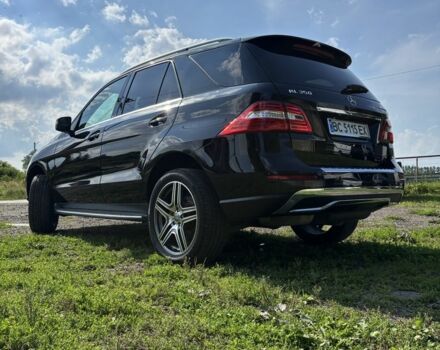 Черный Мерседес МЛ 350, объемом двигателя 3 л и пробегом 350 тыс. км за 29950 $, фото 3 на Automoto.ua
