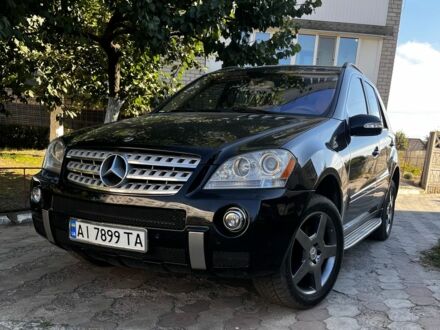 Черный Мерседес МЛ 350, объемом двигателя 3.5 л и пробегом 237 тыс. км за 8800 $, фото 1 на Automoto.ua