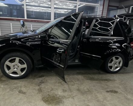 Чорний Мерседес МЛ 350, об'ємом двигуна 3.5 л та пробігом 270 тис. км за 10800 $, фото 1 на Automoto.ua