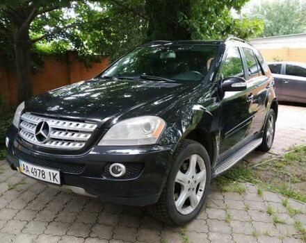 Чорний Мерседес МЛ 350, об'ємом двигуна 3.5 л та пробігом 195 тис. км за 12000 $, фото 1 на Automoto.ua