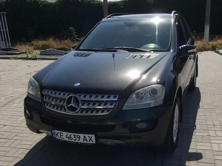 Чорний Мерседес МЛ 350, об'ємом двигуна 3.5 л та пробігом 132 тис. км за 14200 $, фото 1 на Automoto.ua