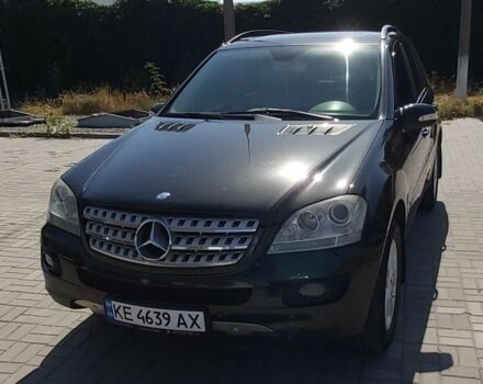 Чорний Мерседес МЛ 350, об'ємом двигуна 3.5 л та пробігом 132 тис. км за 14200 $, фото 1 на Automoto.ua