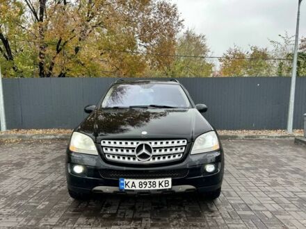 Чорний Мерседес МЛ 350, об'ємом двигуна 3.5 л та пробігом 276 тис. км за 10500 $, фото 1 на Automoto.ua