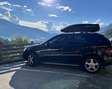 Черный Мерседес МЛ 350, объемом двигателя 3.5 л и пробегом 287 тыс. км за 11990 $, фото 1 на Automoto.ua