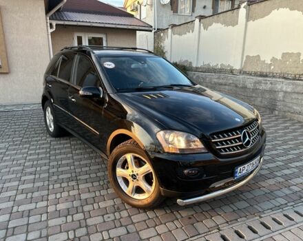 Черный Мерседес МЛ 350, объемом двигателя 3.5 л и пробегом 230 тыс. км за 7250 $, фото 1 на Automoto.ua