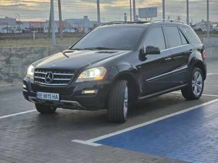 Мерседес МЛ 350 2010 в Первомайск на Automoto.ua Черный Мерседес МЛ 350, объемом двигателя 3 л и пробегом 265 тыс. км за 17900 $, фото 1 на Automoto.ua
