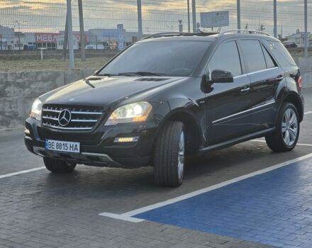 Чорний Мерседес МЛ 350, об'ємом двигуна 3 л та пробігом 265 тис. км за 17900 $, фото 1 на Automoto.ua