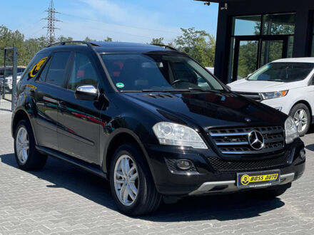 Мерседес МЛ 350 2010 в Черновцах на Automoto.ua Черный Мерседес МЛ 350, объемом двигателя 3 л и пробегом 322 тыс. км за 15800 $, фото 1 на Automoto.ua